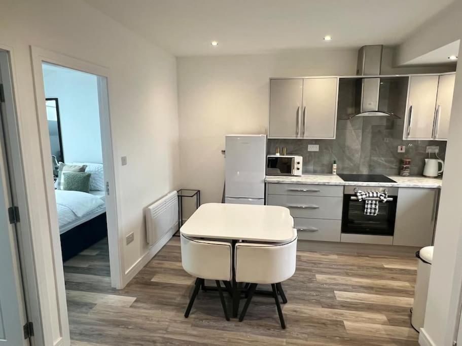 New 2 Bed Preston City Centre Flat - Sleeps 4 Bagian luar foto