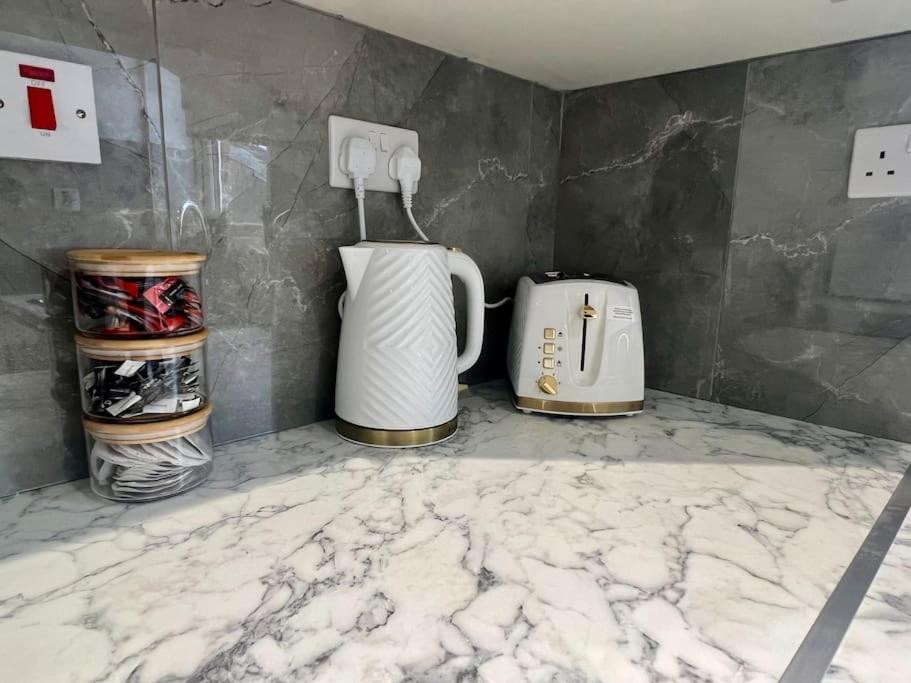 New 2 Bed Preston City Centre Flat - Sleeps 4 Bagian luar foto